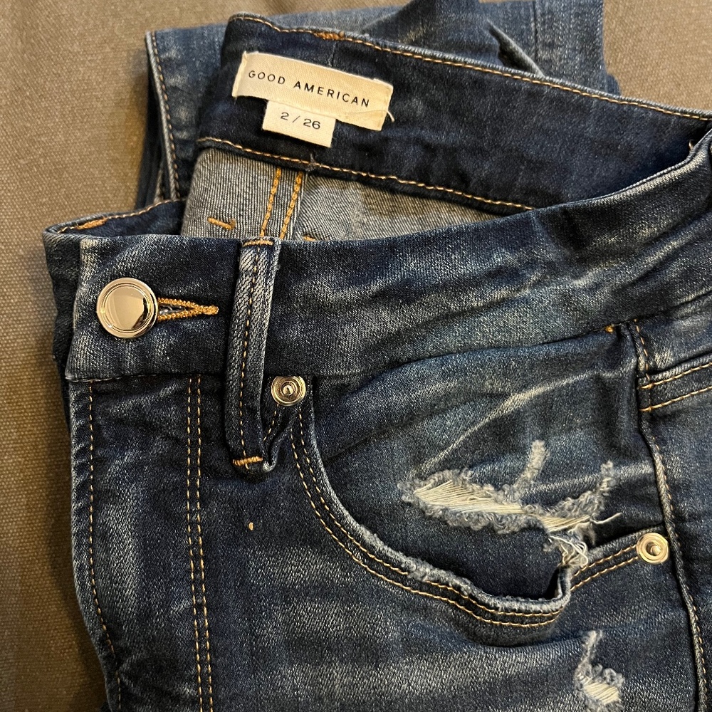 GOOD AMERICAN GOOD LEGS Crop